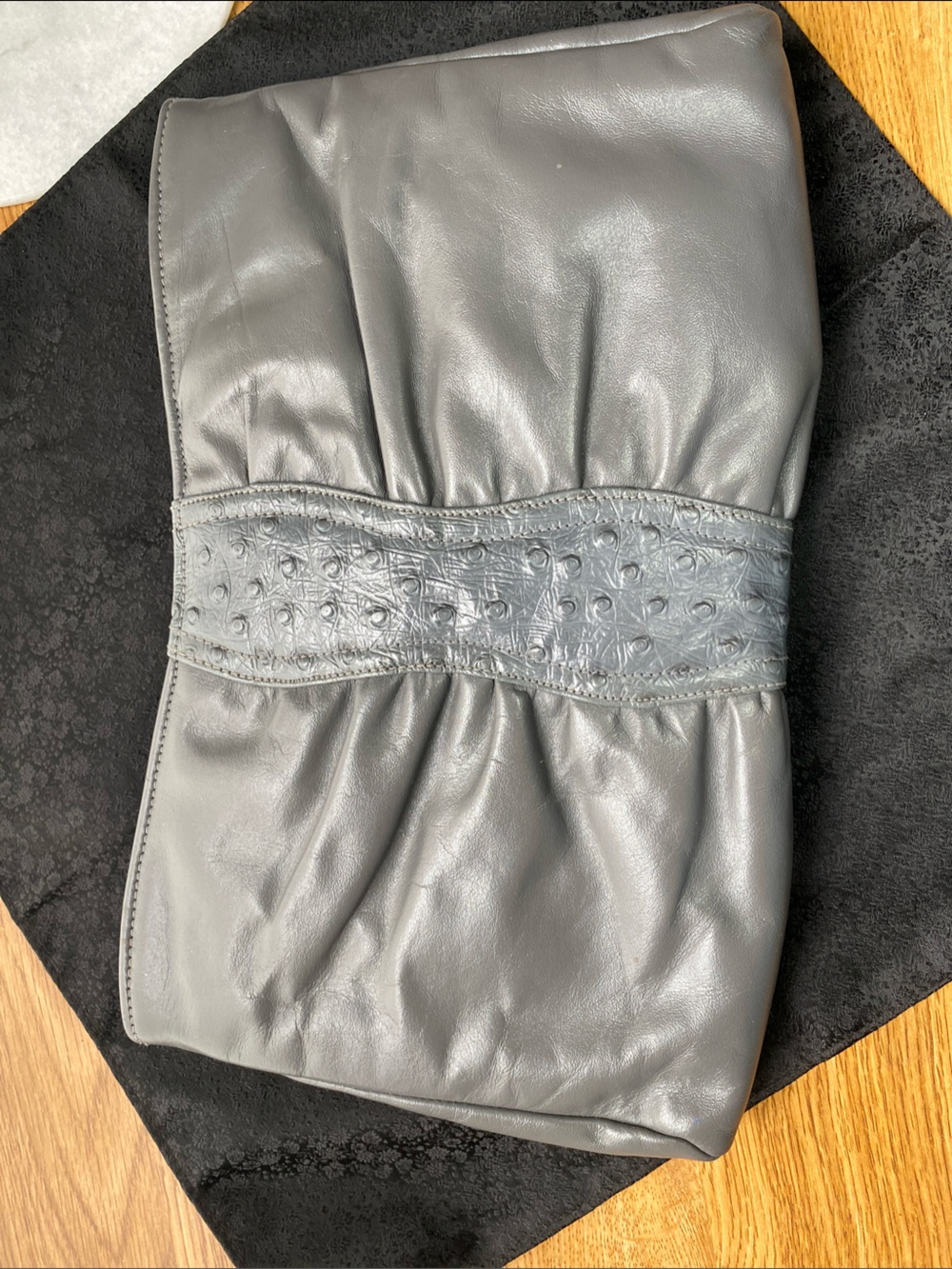 Vintage Mardane Gray Leather Clutch Top Hinge Snap Closure Tuck Away Strap (USA)